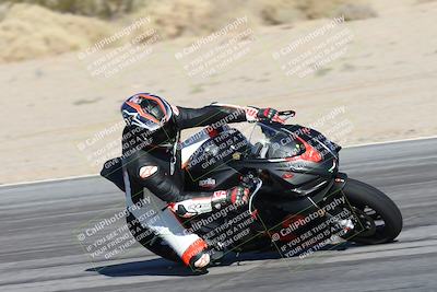 media/Dec-01-2025-Moto Forza (Mon) [[2daa91e15f]]/2-Intermediate Group/Session 4 Turn 9/